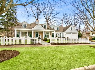 135 S Maywood Rd, Lake Forest, IL 60045