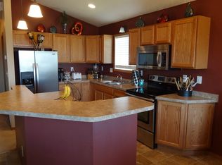 6194 35th St S, Fargo, ND 58104