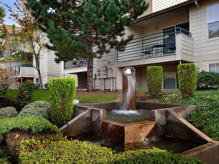Rivercrest — Photo 7