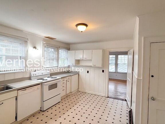 4th image of 1125 Highland Dr