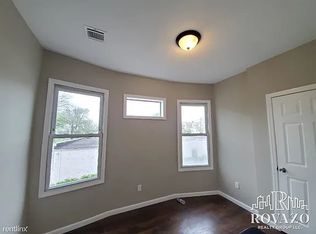 214 S 12th St #B, Newark, NJ 07107