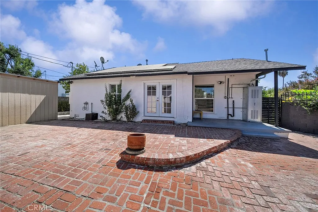 3 bed, 1200 sqft, $3,950 — Photo 3
