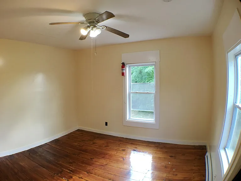 955 Main St #1 — Photo 4