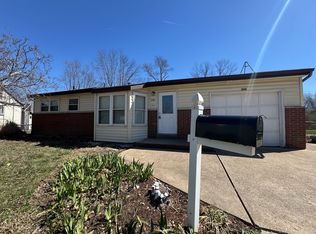 230 Capri Dr, Florissant, MO 63033