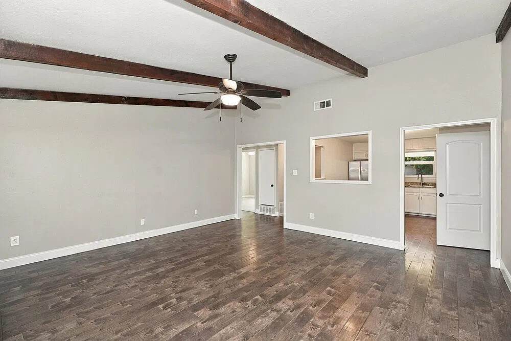 3 bed, 2.0 bath, 1480 sqft, $1,855 — Photo 3