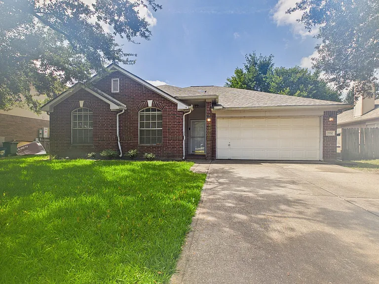 3914 Cyril Dr — Photo 1