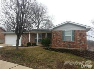 2315 Wincanton Rd, Saint Louis, MO 63129