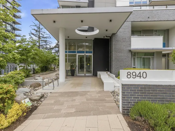 8940 University Cres #702, Burnaby, BC V5A 0E7