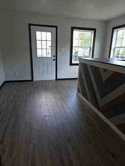548 Heath St — Photo 11
