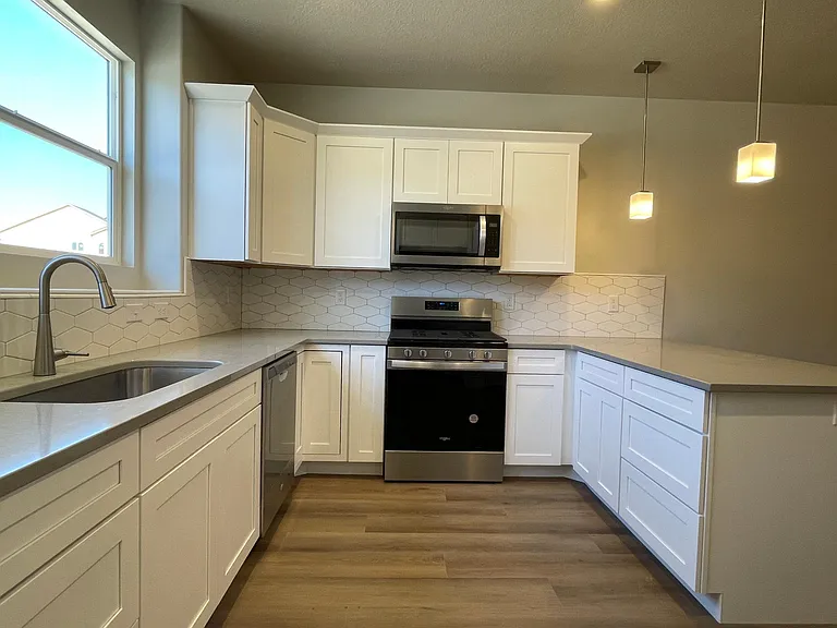 13953 Champlin Peak Dr — Photo 6