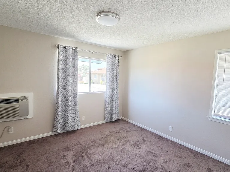 5822 Fullerton Ave #5 — Photo 8