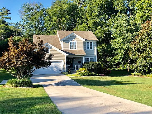 2nd image of 106 Wintergreen Dr
