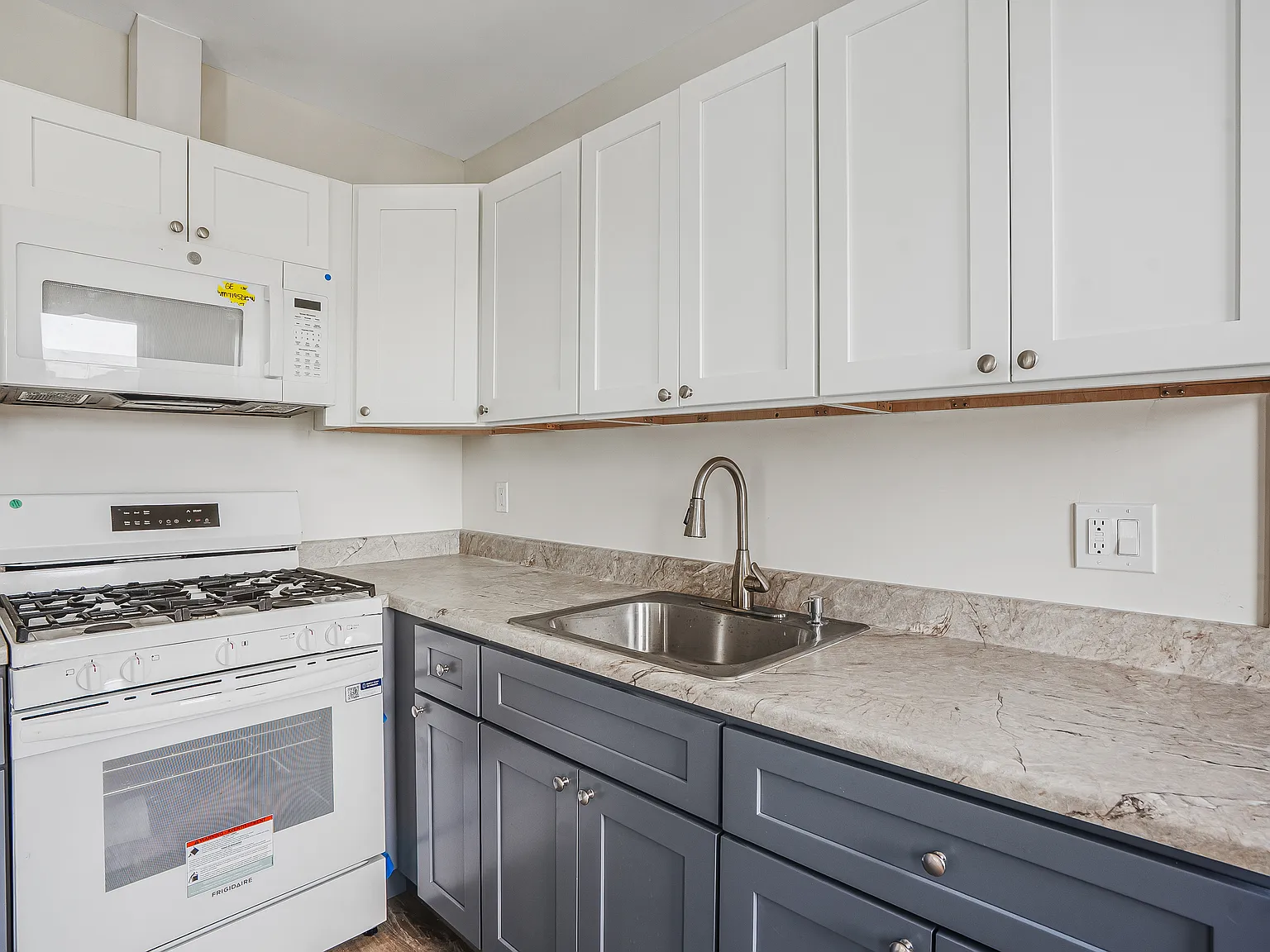 3 bed, $2,650 — Photo 2