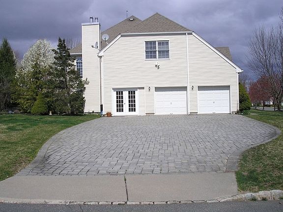 PAVER DRIVEWAY