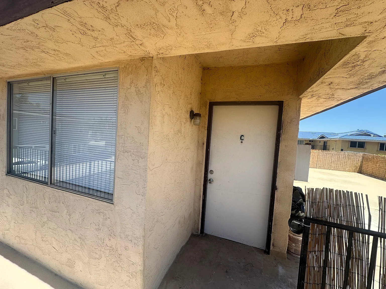 2 bed, 700 sqft, $2,100 — Photo 2