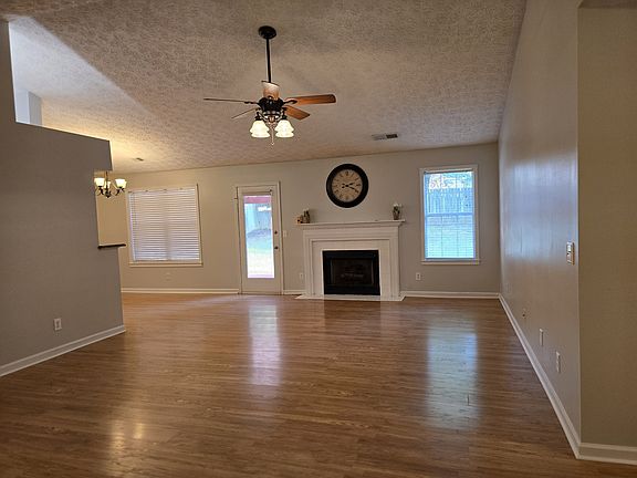 4th image of 3585 Plum Creek Trl NW