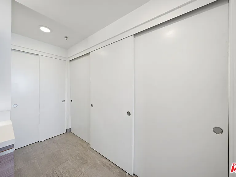 3785 Wilshire Blvd #1607 — Photo 27