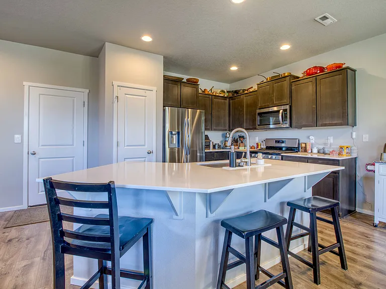 20538 SE Cameron Ave — Photo 8
