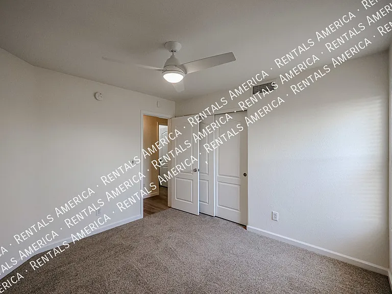 2276 S Bahama Dr — Photo 21