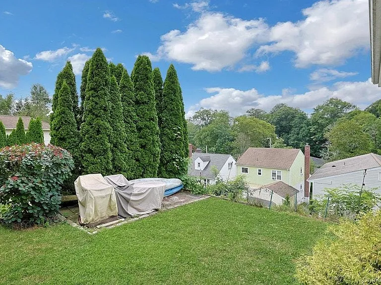 21 Anderson Ave — Photo 33