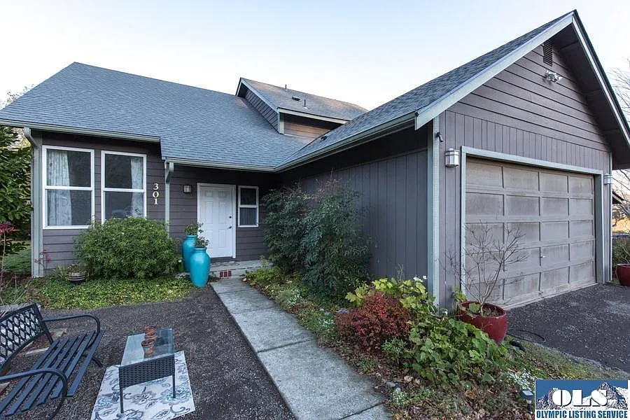 301 Patricia Ln photo 1