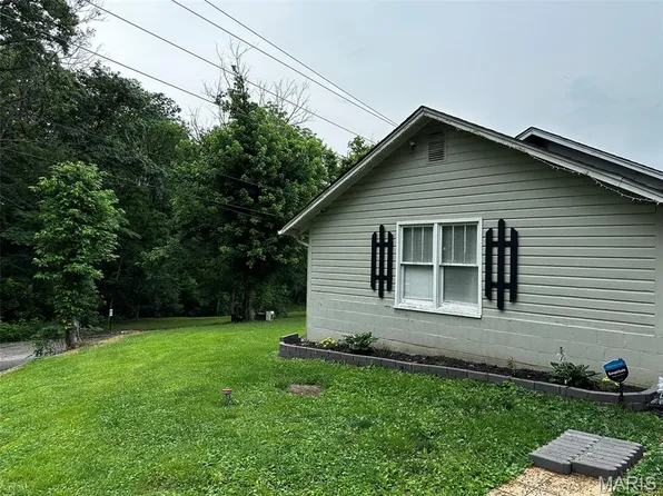 713 3rd St, Marble Hill, MO 63764