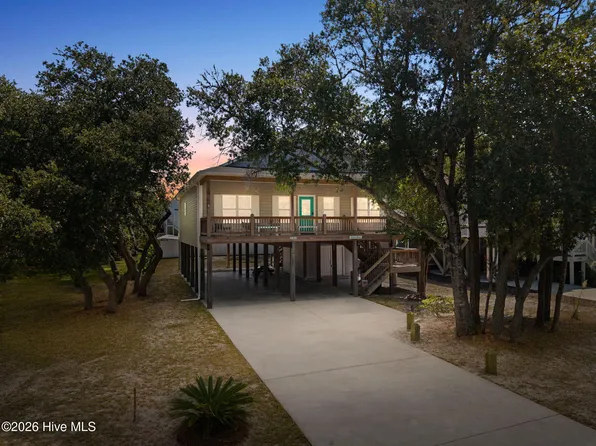 110 NW 7th Street, Oak Island, NC 28465