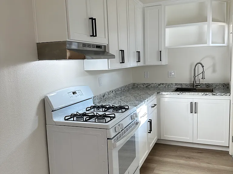 5066 Voltaire St #4 — Photo 1