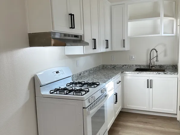 5066 Voltaire St #4, San Diego, CA 92107