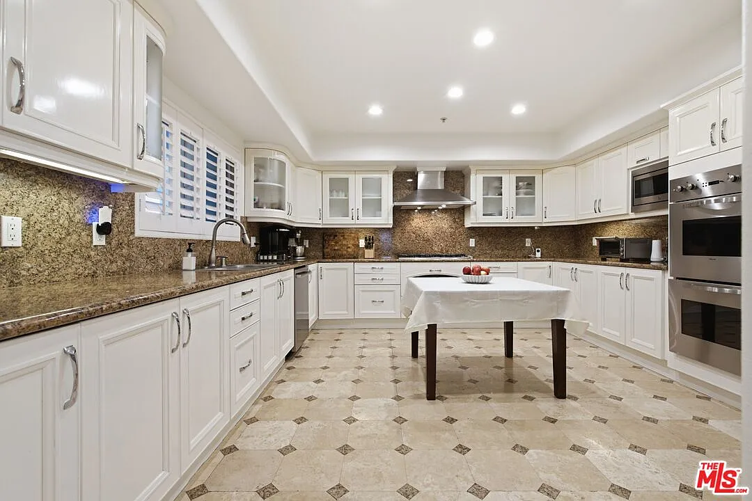 3 bed, 2.5 bath, 2178 sqft, $6,750 — Photo 4