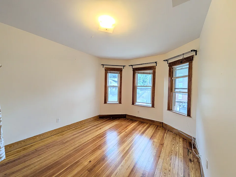 346 Faneuil St #3