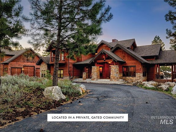 2nd image of 450 Blackhawk Lake Dr