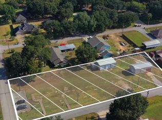 1504 Farr St, Waller, TX 77484
