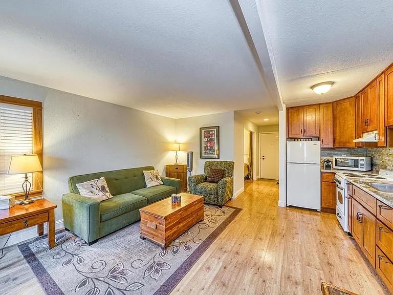 1300 Regency Way #30 — Photo 2