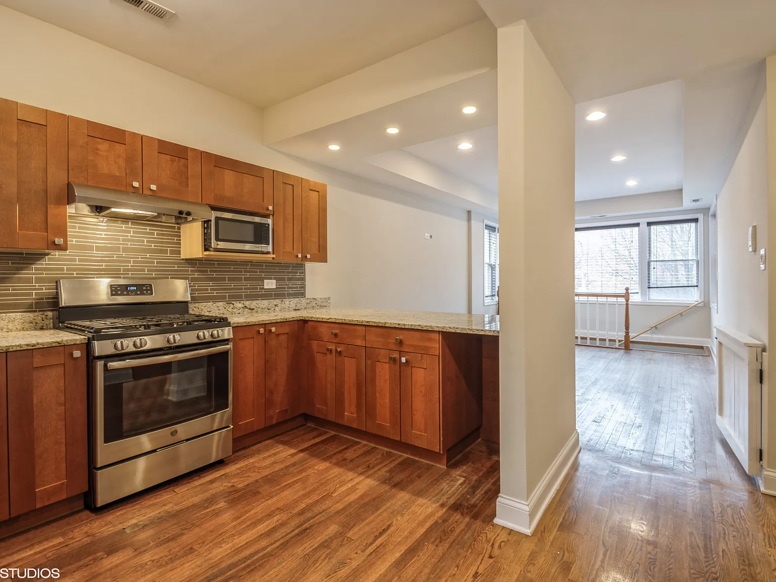 3 bed, 2000 sqft, $3,250 — Photo 3