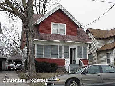 2nd image of 913 Cherry St