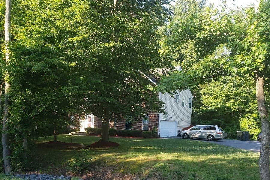 1st image of 3950 Robinson Rd
