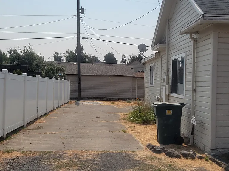 605 W 1st Ave — Photo 11