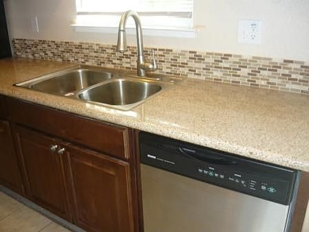 4th image of 424 E La Salle Dr