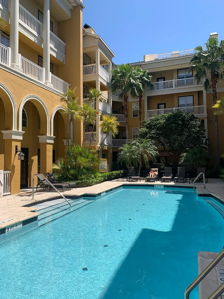 Building Photo - 860 N Orange Ave #221