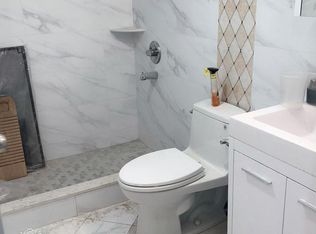 5833 136th St, Flushing, NY 11355