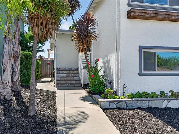 3rd image of 2591 Jacobs St