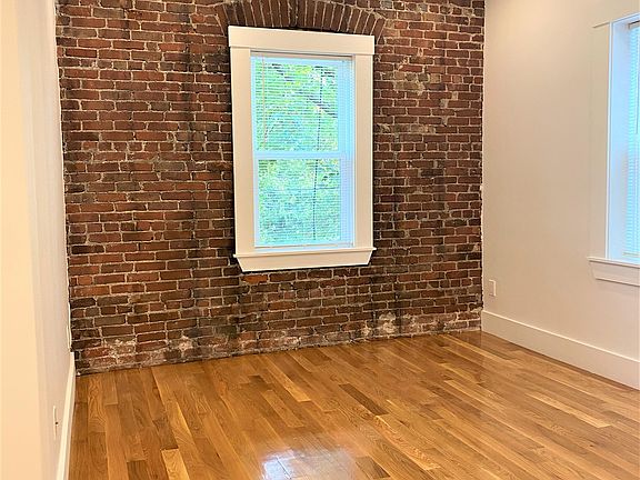 5th image of 32 Robinwood Ave APT 8