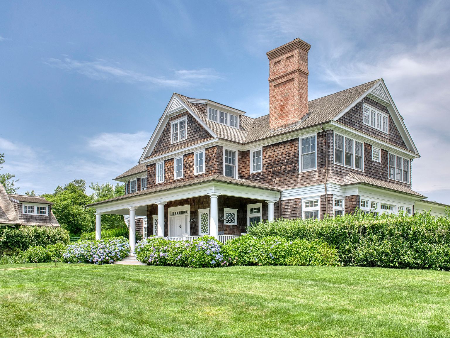 310 Highland Ter, Bridgehampton, NY 11932 | Zillow