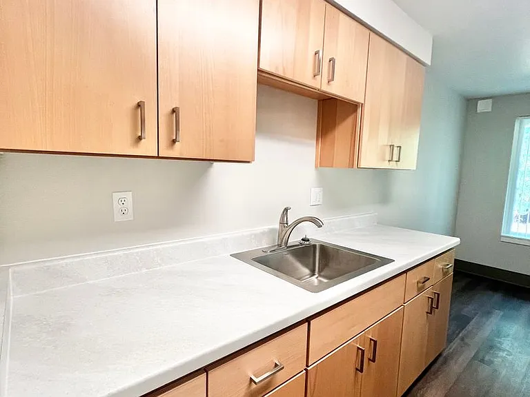 Cougar Creek Apartments — Photo 2