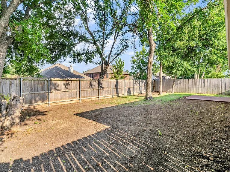 712 Riverhead Dr — Photo 34