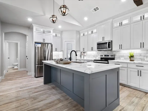 2895 County Road 1298, Savoy, TX 75479