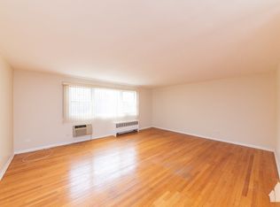 7429 N Ridge Blvd #3, Chicago, IL 60645