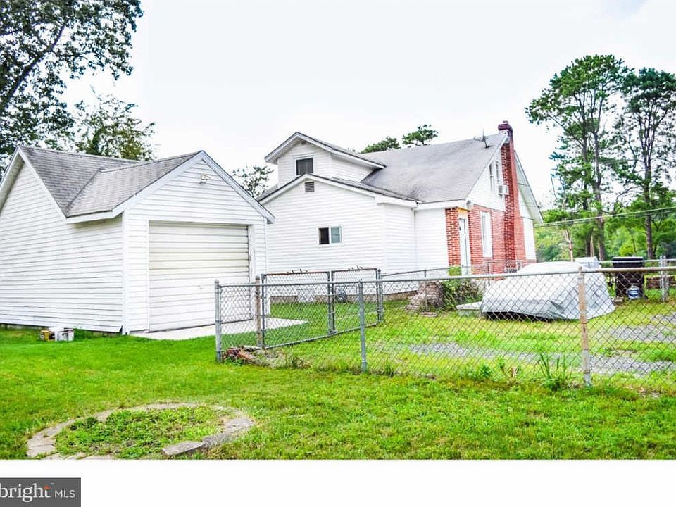 1st image of 1902 S Lakeshore Dr