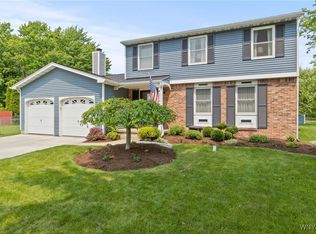 3976 Summerway Ln, Hamburg, NY 14075